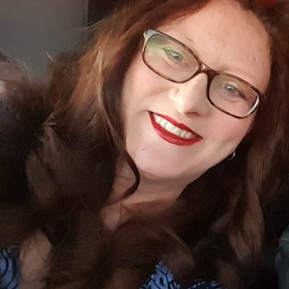 Meet your Posher, Pamela - Picture 1 of 1